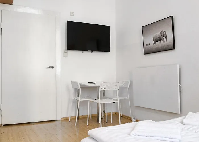 Attractive Apartment Near Wiener Stadthalle