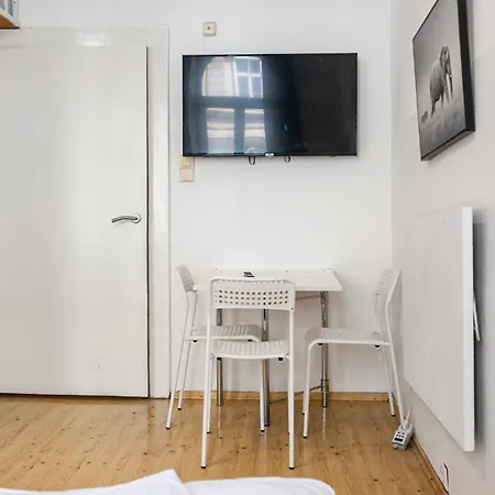 Attractive Apartment Near Wiener Stadthalle Exterior photo